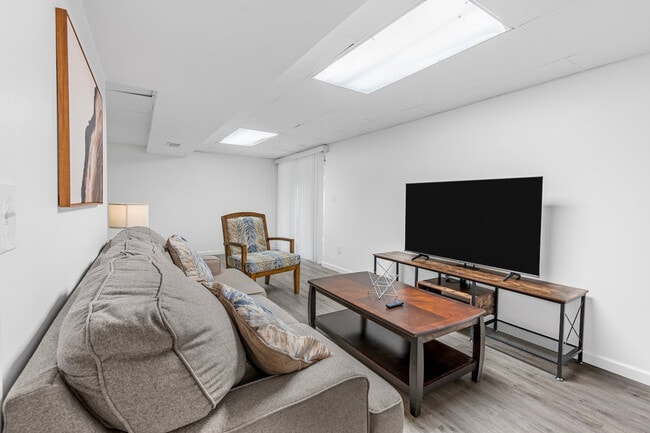 Building Photo - 2662 Smoke View Dr