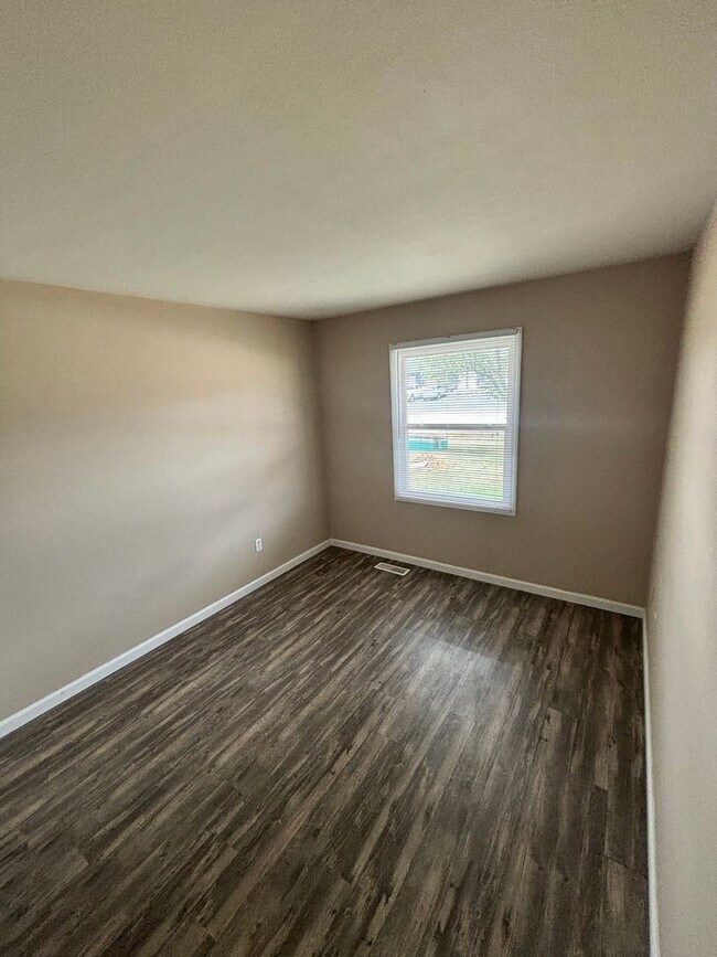 Building Photo - 100 Arlington Way