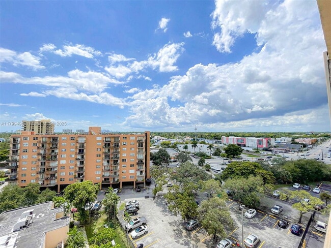 Building Photo - 1470 NE 125th Terrace