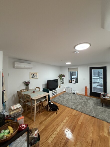 Building Photo - 140 Prospect St