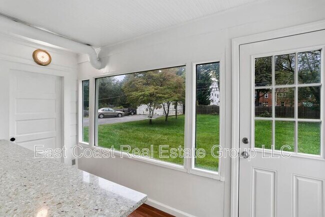 Building Photo - 720 Northern Ave