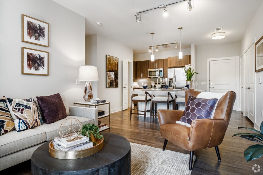 2BR, 2BA - 1043SF - Everleigh Lakeline 60+ Active Adult Apartment Homes