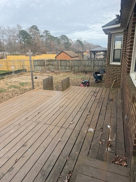 Building Photo - 2552 Roundtree Cir