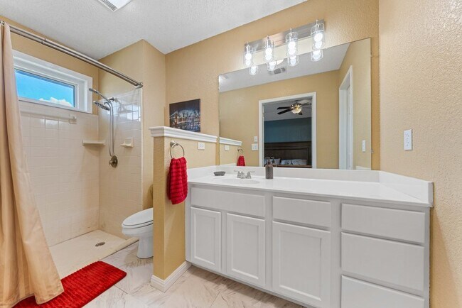 Building Photo - Charming 3-Bed Home with Fireplace & Garage in New Braunfels – 1,505 Sq Ft of Comfort