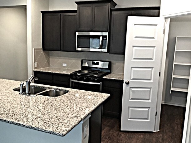 Building Photo - 5613 Gerard Dr