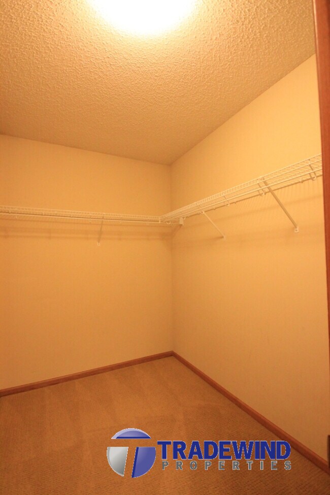 Building Photo - 11040 Fergus St NE