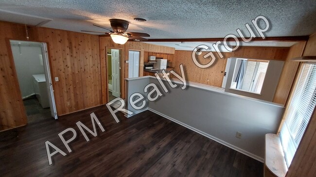 Building Photo - Studio apartment in Rosewood