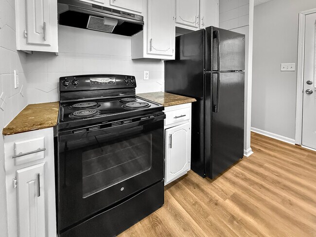 Building Photo - 234 Hillcrest Dr