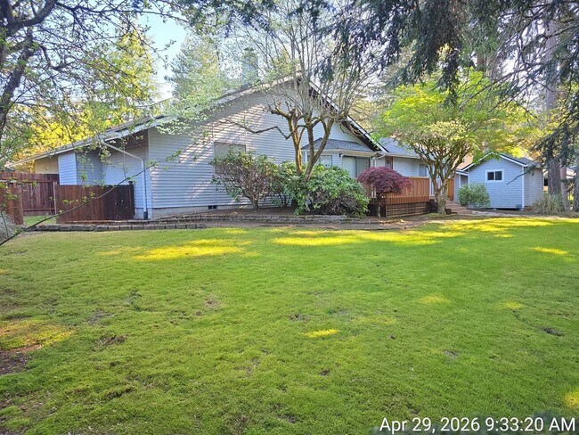 Building Photo - Renton - 4 bedroom 2.5 bath rental home - Custom home with large rooms - Available July 5th 2026