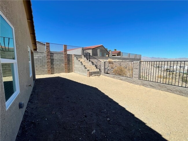 Building Photo - 2411 Vista del Oro