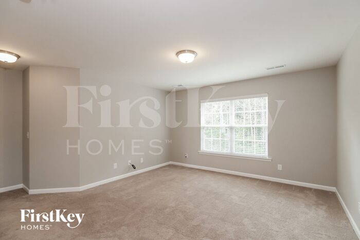Building Photo - 2194 Longburn Dr
