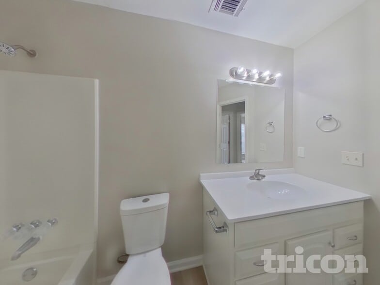 Building Photo - 121 Green Rose Rd