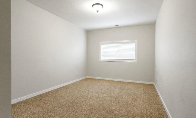 Building Photo - Beautiful and Spacious Single Family Condo...