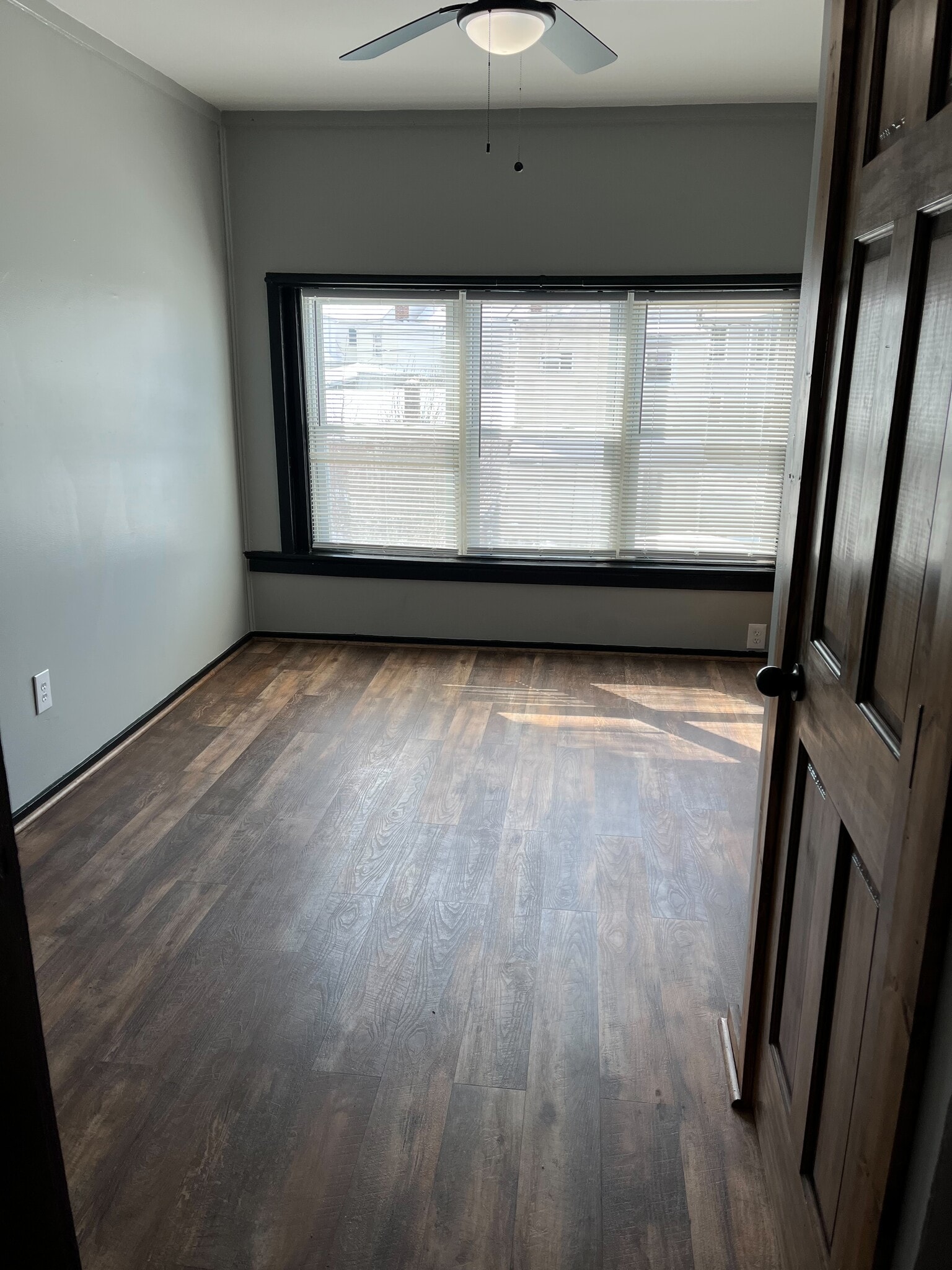 Building Photo - 638 4th St