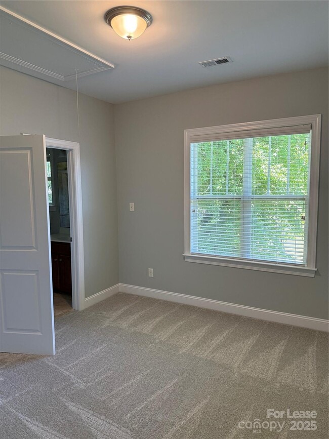 Building Photo - 311 Woodvale Pl