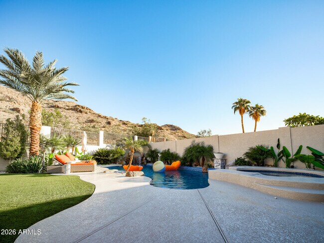 Building Photo - 2024 E Granite View Dr