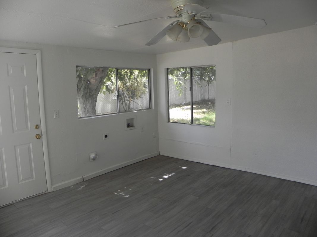 Building Photo - 12555 S Henderson Rd