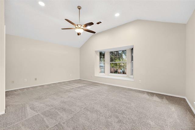 Building Photo - 2124 Newport Dr
