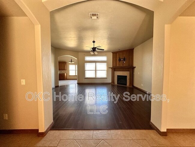 Building Photo - 13201 SW 2nd Terrace