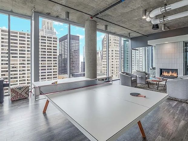 Building Photo - 215 W Lake St