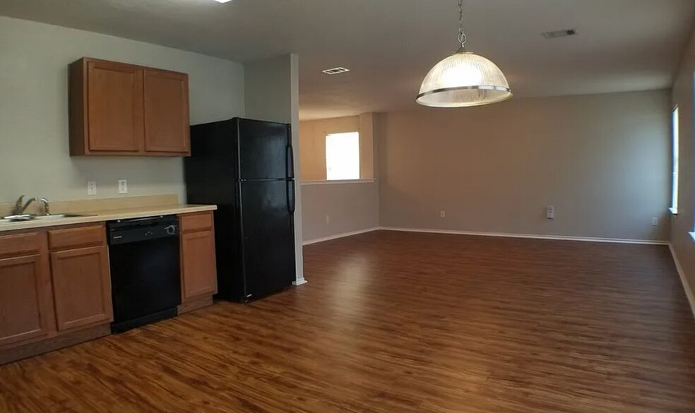 Building Photo - 6713 Panda Royle Dr