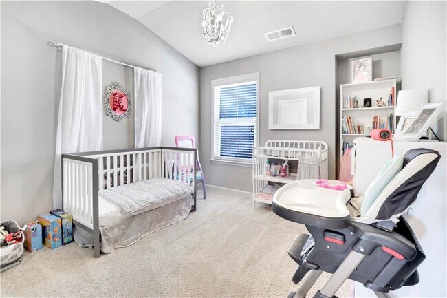 Building Photo - 5084 Whiteoak Terrace SE