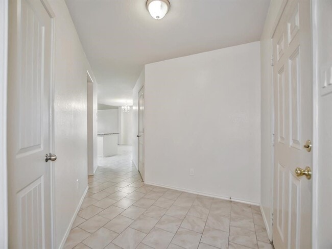 Building Photo - 7238 Basque Country Dr