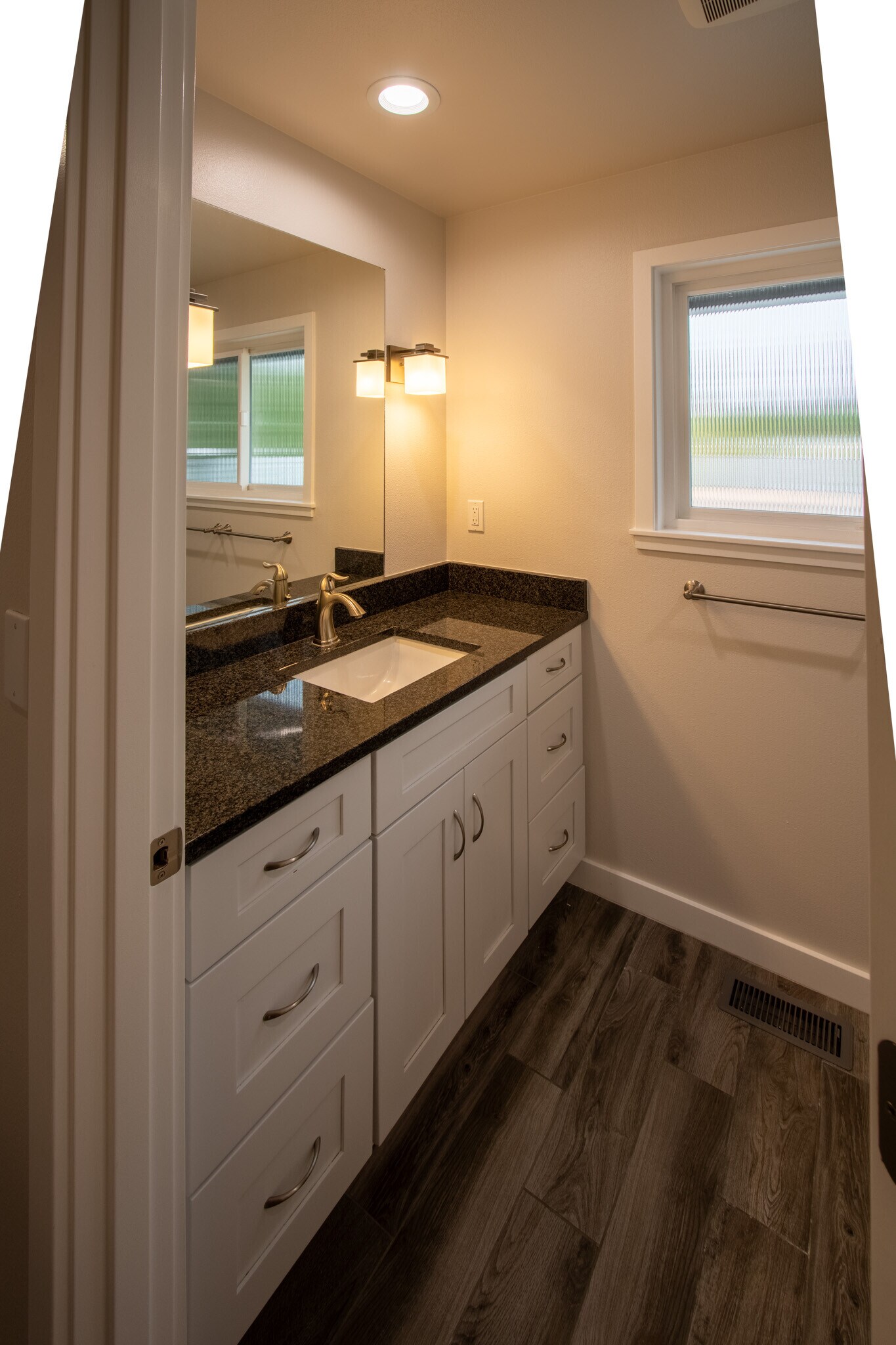 Upstairs Hall Bathroom - 13234 SE 261st St