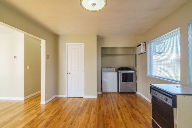 Building Photo - Updated Rambler w/ Fenced Backyard!