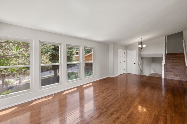 Building Photo - Great 4 Bedroom D20 Rockrimmon Home