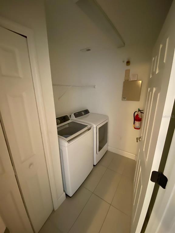 Building Photo - 5475 Vineland Rd