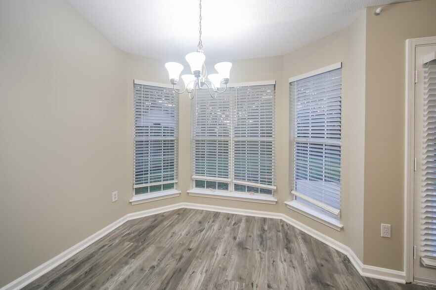 Building Photo - 5755 Kuykendall Dr