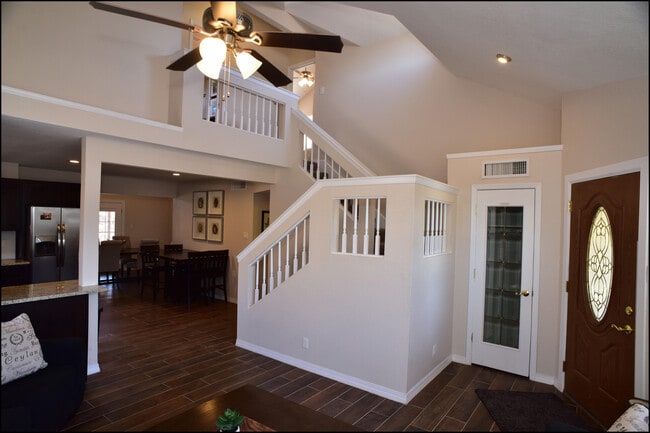 Building Photo - 7229 Canyon Run Dr