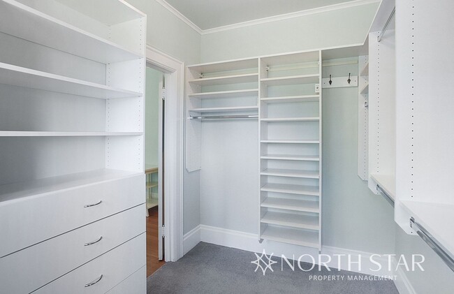 Building Photo - Live in a National Historic Home