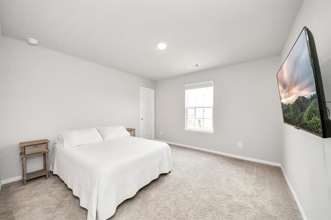 Building Photo - 2473 Carp Dr