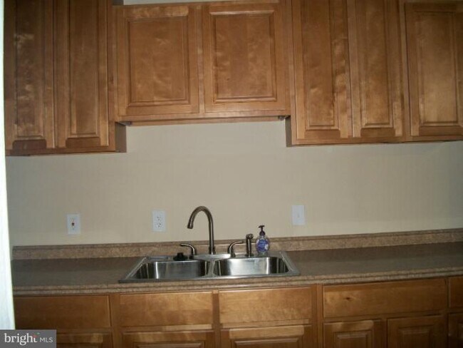 Building Photo - 1429 S St SE