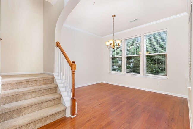 Building Photo - 5916 Longeria Ct
