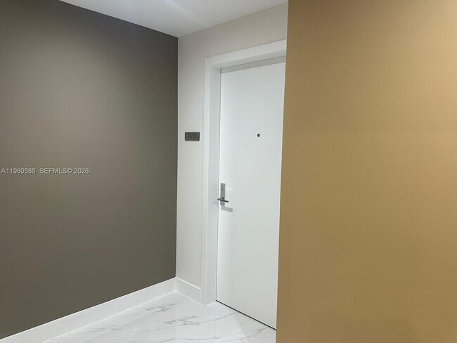 Building Photo - 700 NE 24th St