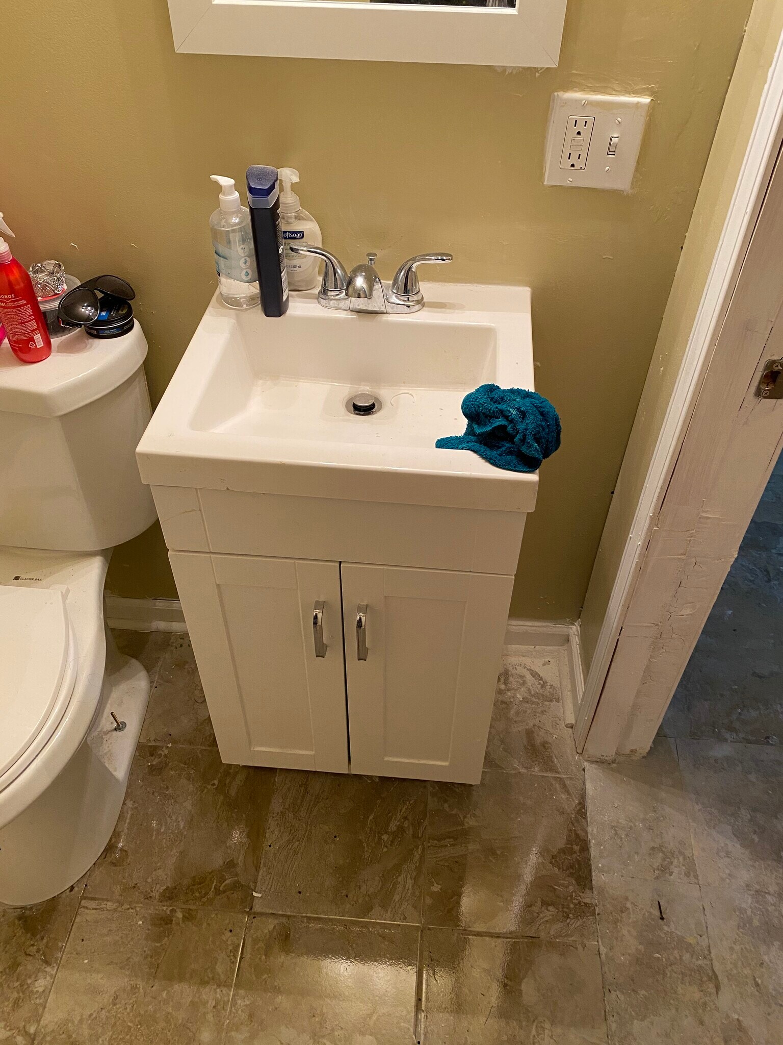 Bathroon Basement - 5643 S Green St