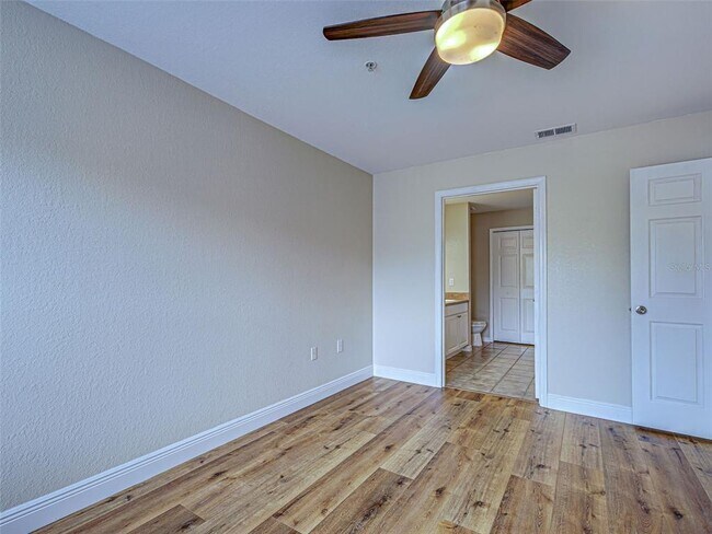 Building Photo - 5501 Rosehill Rd