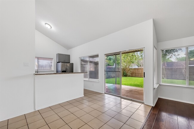 Building Photo - 1122 Woodbridge Ave