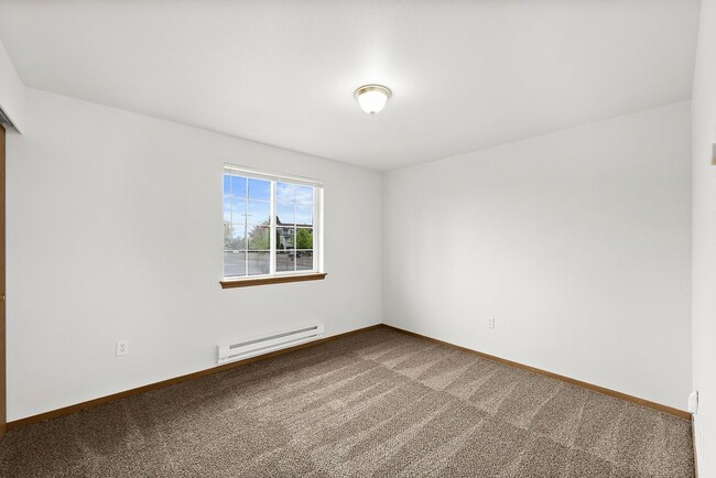 Building Photo - Ewert 3010