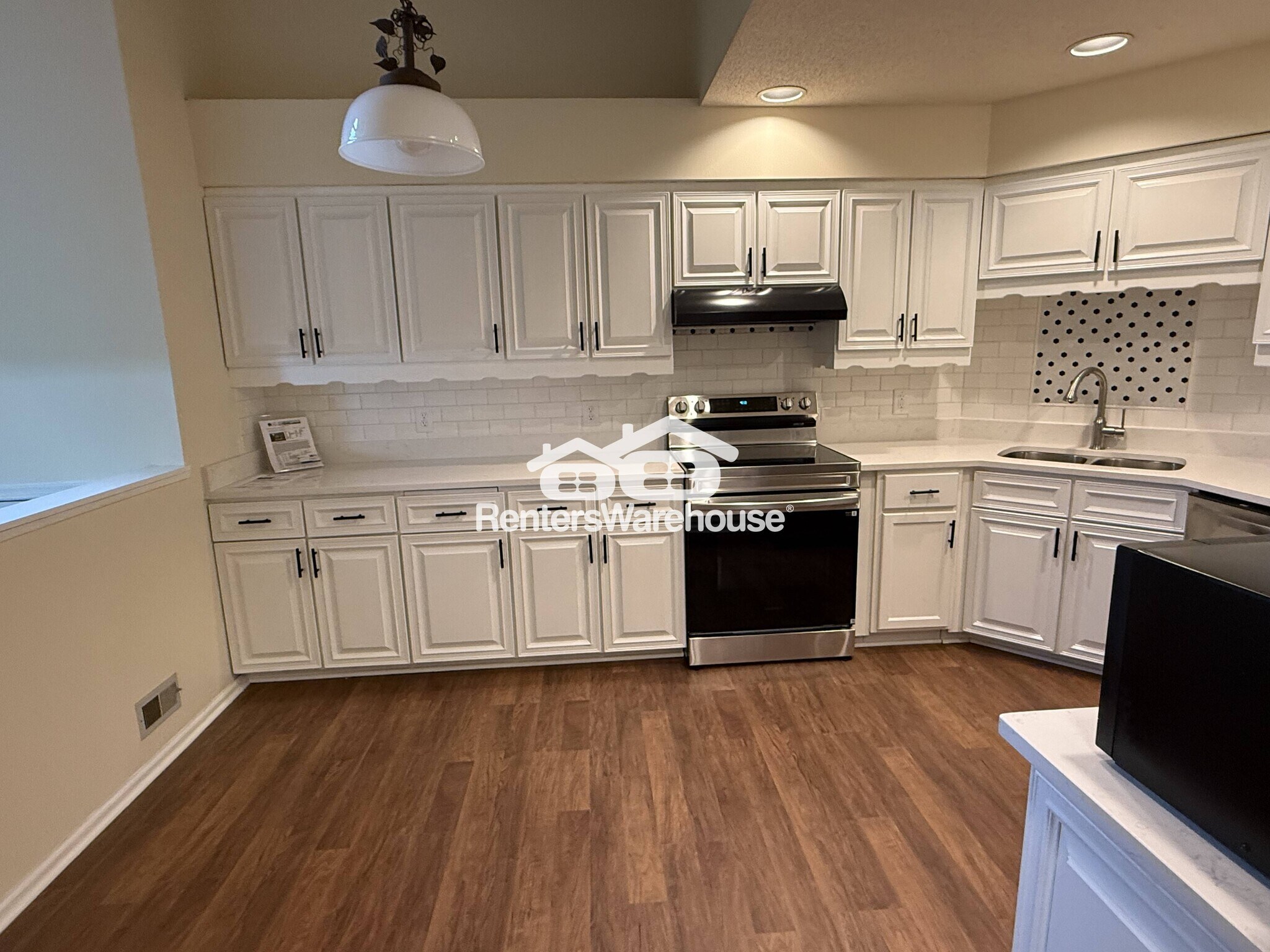 Building Photo - 7406 Cahill Rd