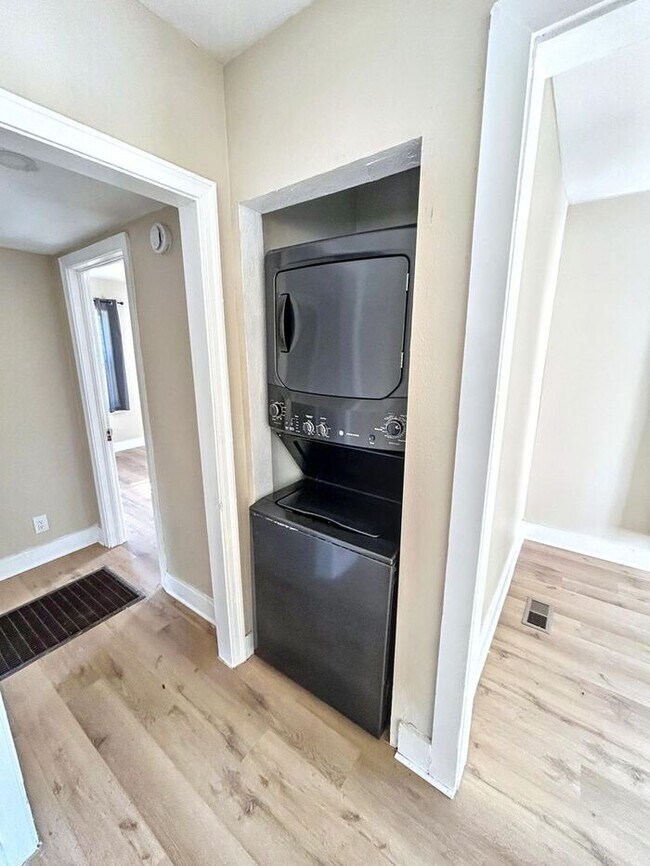 Building Photo - Cozy 3-Bedroom Home with Modern Amenities ...