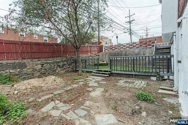 Building Photo - 2389 3rd St