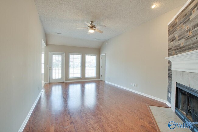 Building Photo - 530 Wade Rd