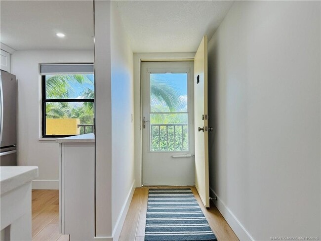 Building Photo - 7370 S Ocean Dr