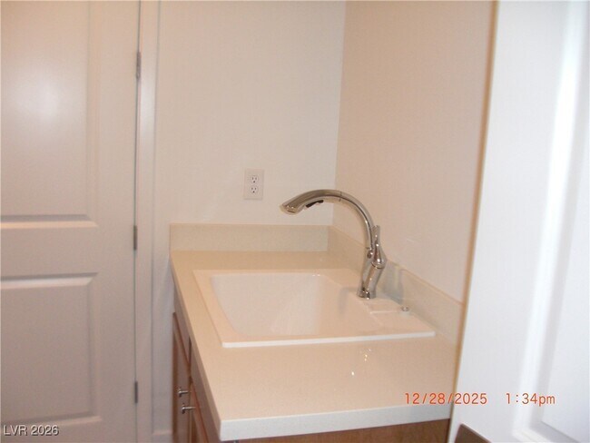 Building Photo - 9751 Evergreen Pne St