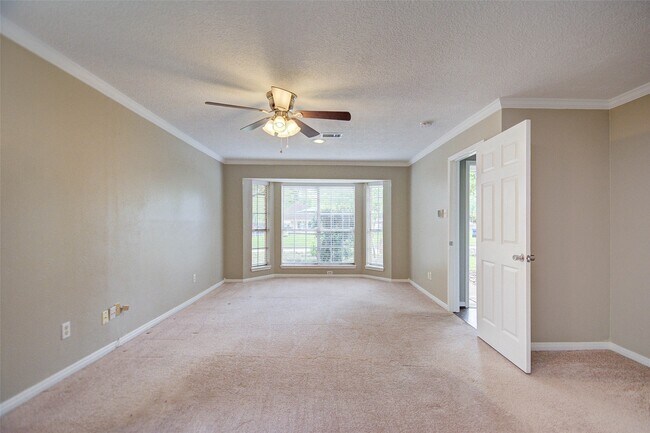 Building Photo - 6206 Rippling Hollow Dr