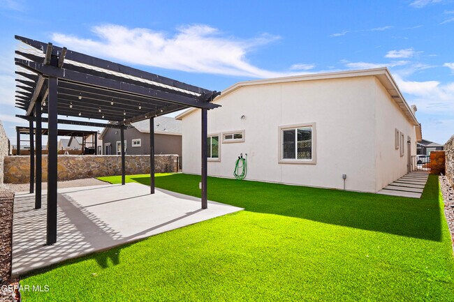 Building Photo - 5128 Jennifer Claire Ln